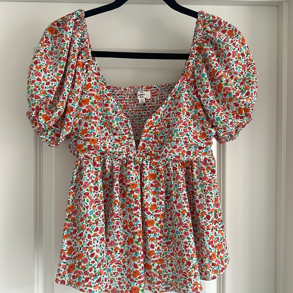 Medium floral blouse